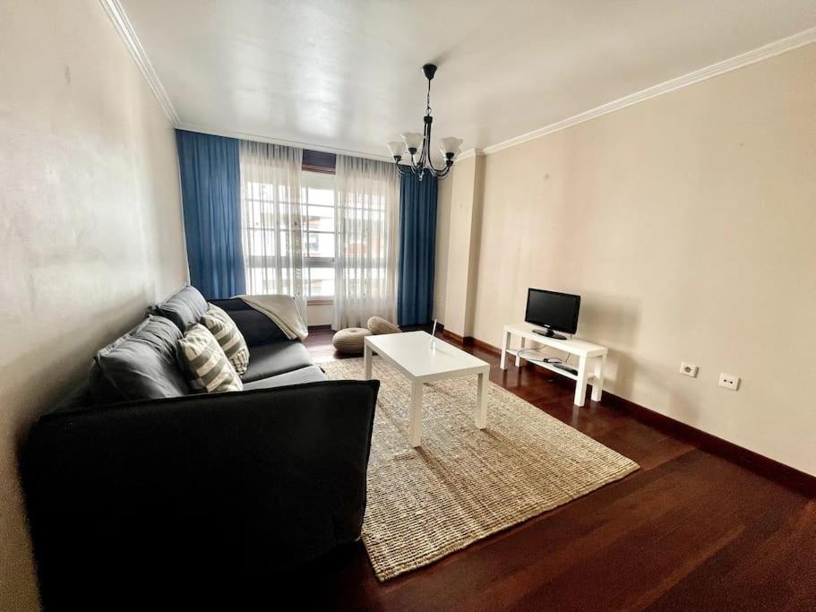 Agradable Apartamento Centrico En Cangas Eksteriør billede